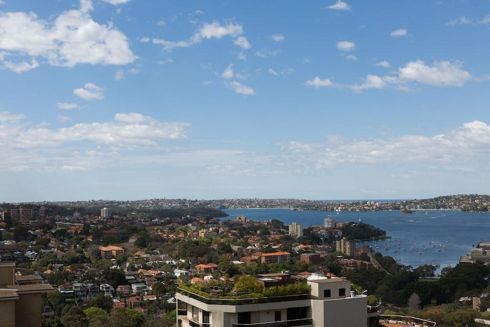 Rydges North Sydney - Tap to explore photos