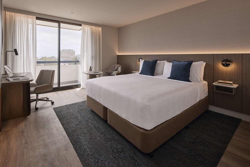 Rydges North Sydney - Tap to explore photos
