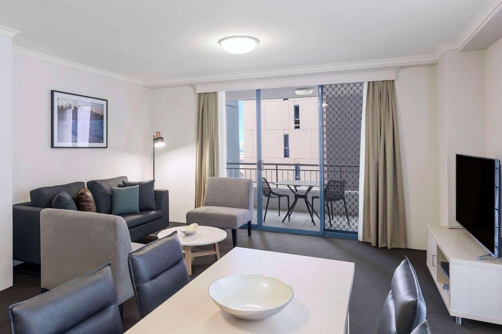 Oaks Sydney Castlereagh Suites Room Type - 3 Bedroom Apartment (No Housekeeping) Oaks Sydney Castlereagh Suites Room Type - 3 Bedroom Apartment (No Housekeeping)