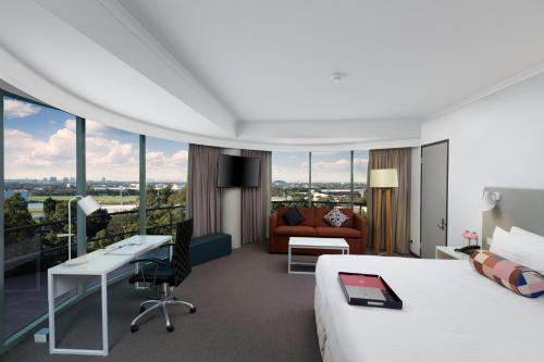 Rydges Parramatta - Tap to explore photos
