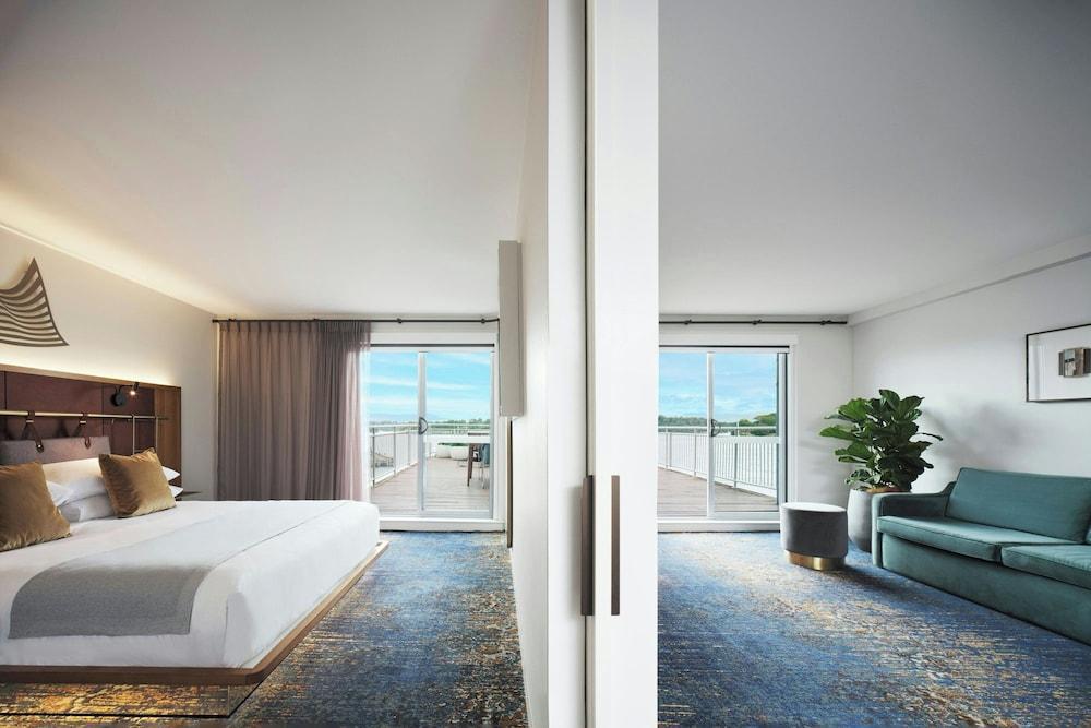 Pier One Sydney Harbour, Marriott Autograph Collection Room Type - Suite, 1 King Bed, Balcony (Balcony)