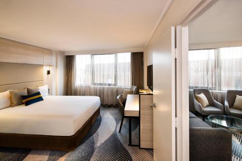Novotel Sydney Parramatta - Tap to explore photos