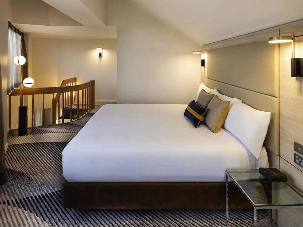 Novotel Sydney Parramatta - Tap to explore photos