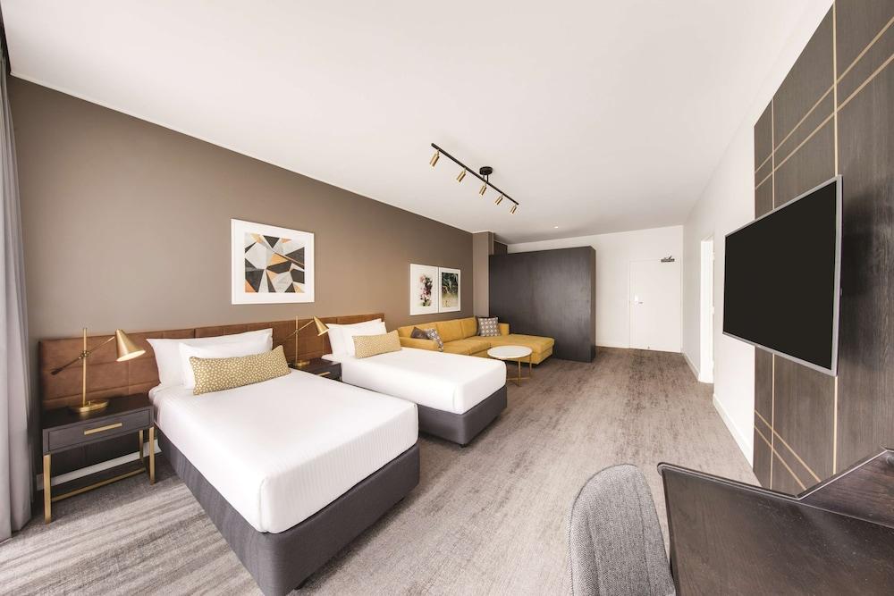 Vibe Hotel Sydney Room Type - Master Quadruple Room