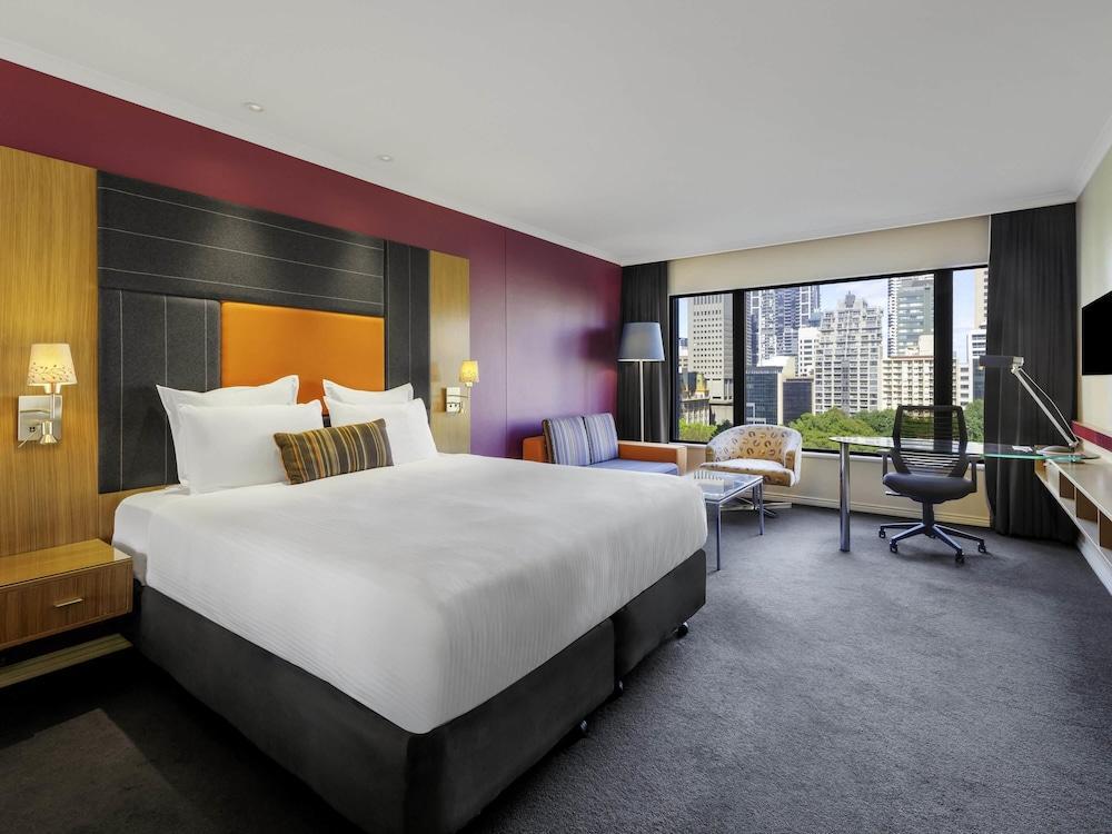 Pullman Sydney Hyde Park Room Type - Superior Room, 1 King Bed