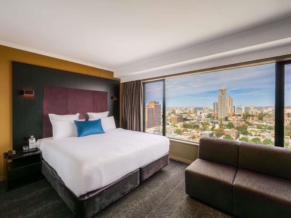 Pullman Sydney Hyde Park Room Type - Deluxe Room, 1 Queen Bed