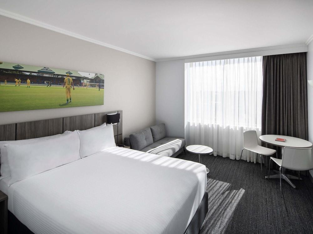 Mercure Sydney Bankstown Room Type - Superior Queen Room