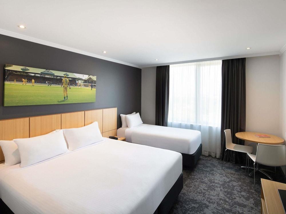 Mercure Sydney Bankstown Room Type - Standard Accessible Queen Room