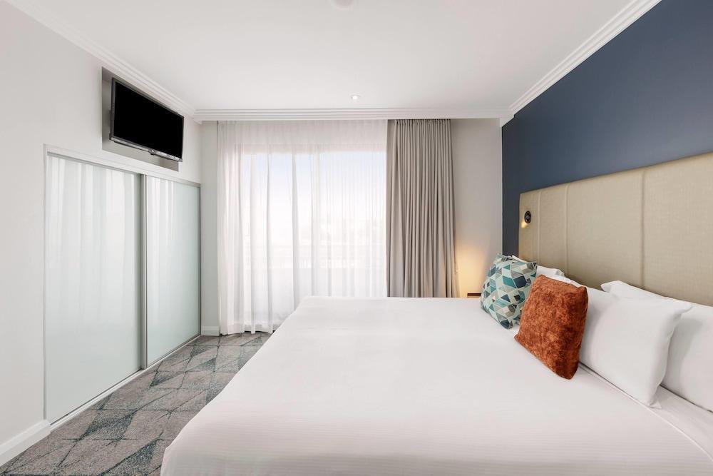 Club Wyndham Sydney - Tap to explore photos