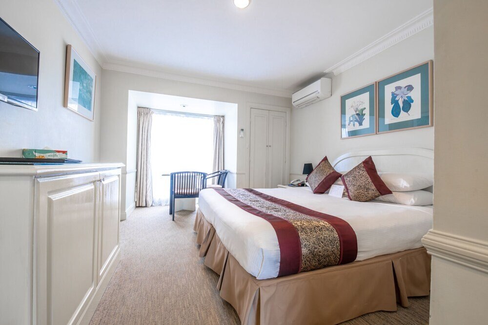 Twin Towers Inn Room Type - Standard Queen Room