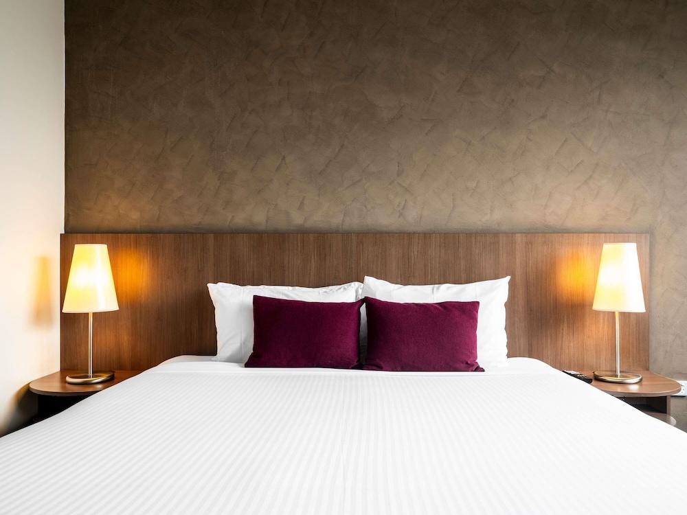 Mercure Sydney St Leonards Room Type - Classic Room, 1 King Bed