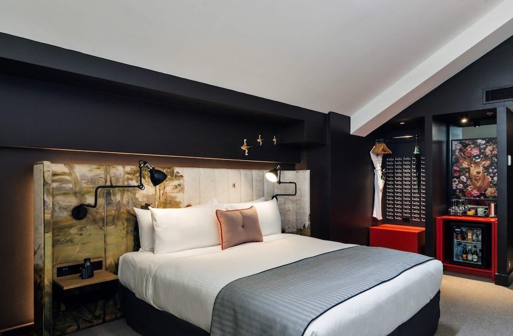 Ovolo Sydney Woolloomooloo, a Wyndham Hotel Room Type - Room, 1 King Bed (Horizon King)