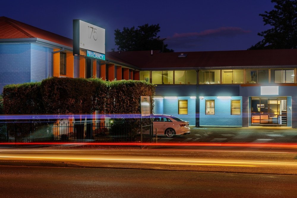175 Hotel Westmead - Tap to explore photos