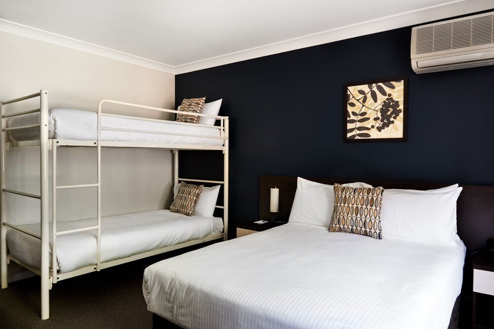 175 Hotel Westmead Room Type - Standard Quadruple Room
