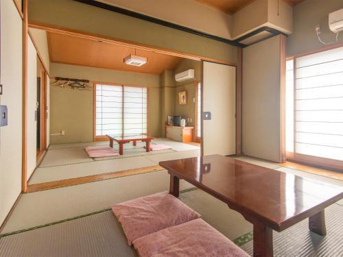 Sakura Ryokan Asakusa Iriya - Tap to explore photos