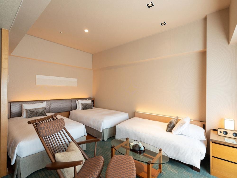 Hotel Niwa Tokyo Room Type - Premium Triple Room, Non Smoking, Jetted Tub (High Floor)