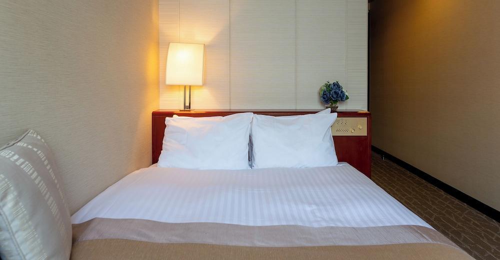 Shibuya Creston Hotel - Tap to explore photos