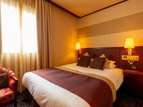 Shibuya Creston Hotel - Tap to explore photos