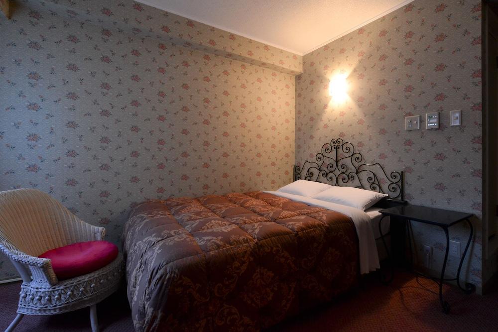 Sakura Fleur Aoyama Room Type - Standard Double Room, Non Smoking (above 6 years old only) Sakura Fleur Aoyama Room Type - Standard Double Room, Non Smoking (above 6 years old only)