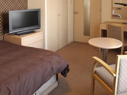 Hotel Livemax BUDGET Shimbashi - Tap to explore photos