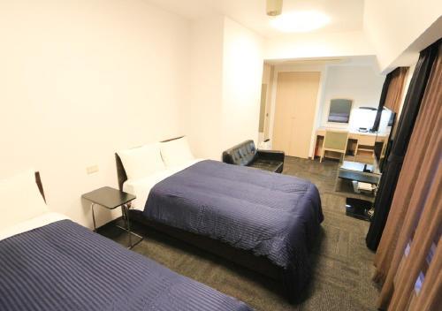 Hotel Livemax BUDGET Shimbashi - Tap to explore photos