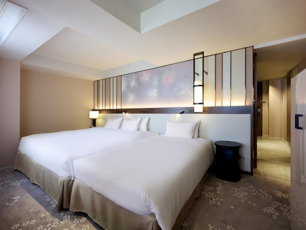 Asakusa View Hotel Room Type - Executive  Deluxe King with Skytree Side (3 adults/with Lounge Access)