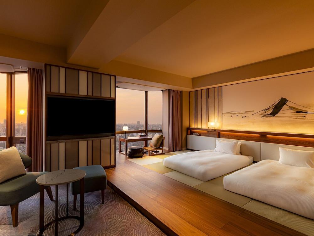 Asakusa View Hotel Room Type - Executive Junior Suite with City Side (with Lounge Access)