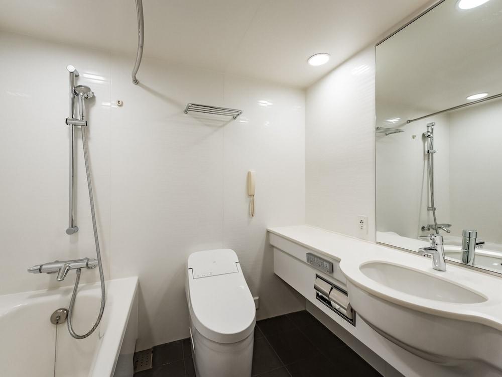 Asakusa View Hotel Room Type - Deluxe Twin with Skytree Side (3 Adults)