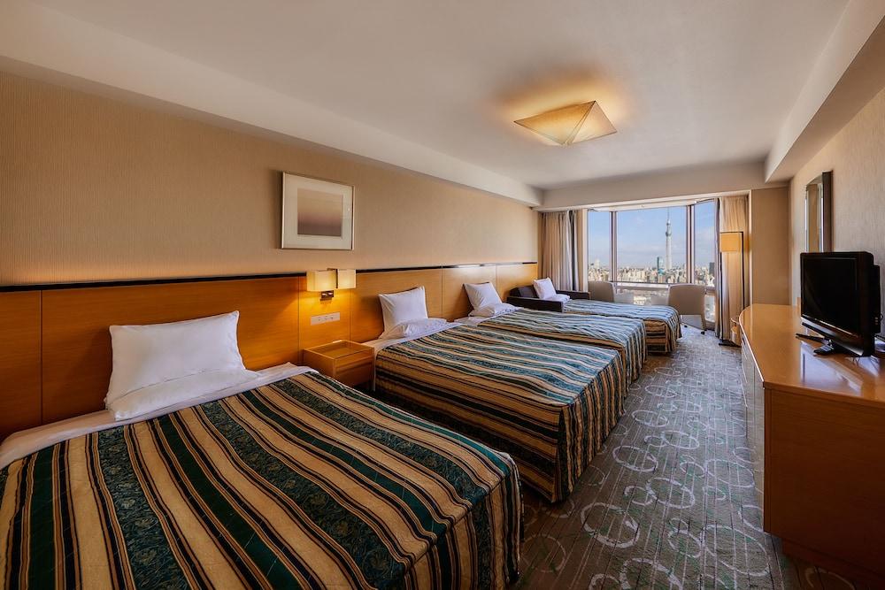 Asakusa View Hotel Room Type - Deluxe Twin Room with Skytree Side, Non Smoking with 2Extra Beds (4 adults)