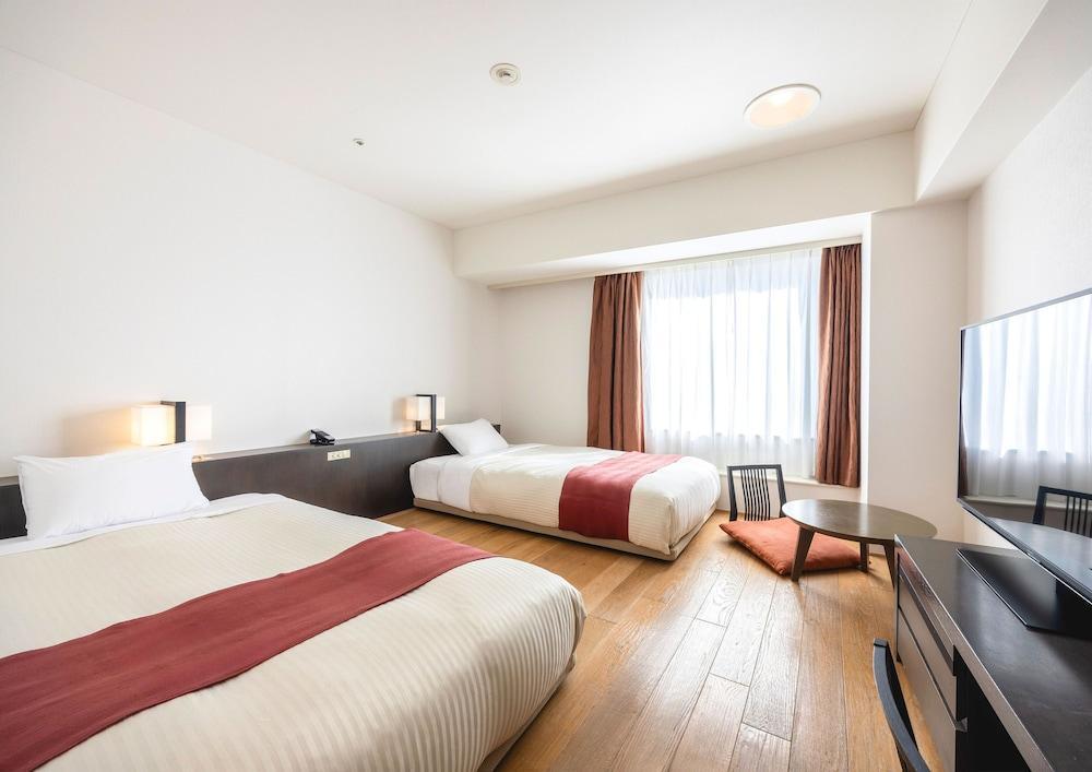 Tokyo Bay Ariake Washington Hotel Room Type - Deluxe Twin Room with Wooden Floor, Non Smoking