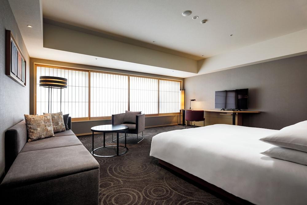 The Capitol Hotel Tokyu Room Type - Premier King, Non Smoking