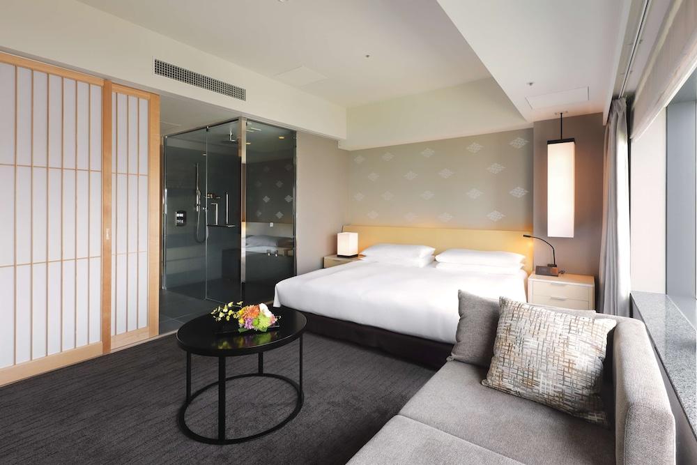 The Capitol Hotel Tokyu Room Type - Deluxe King, Non Smoking The Capitol Hotel Tokyu Room Type - Deluxe King, Non Smoking