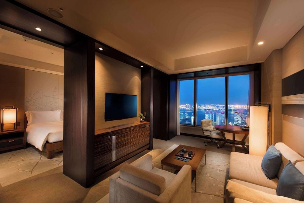 Conrad Tokyo Room Type - Suite, 1 King Bed, Bay View, Corner