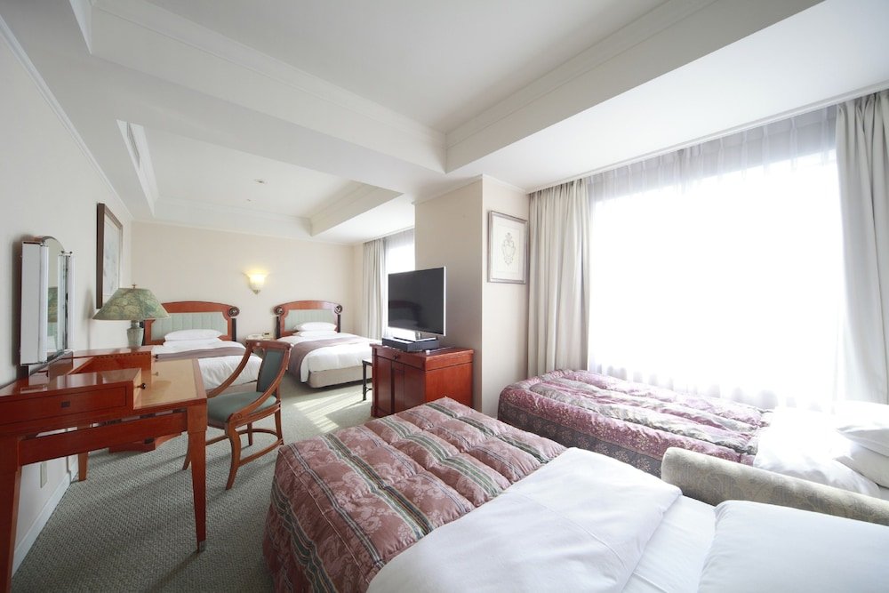 Hotel East 21 Tokyo Room Type - [Non-Smoking] Deluxe Twin Room (with 1 Extra bed and 1 Sofa Bed)