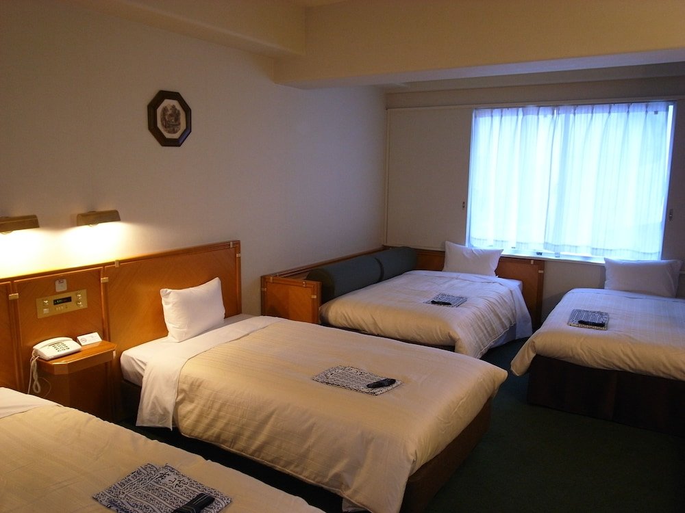 Hotel Kizankan - Tap to explore photos