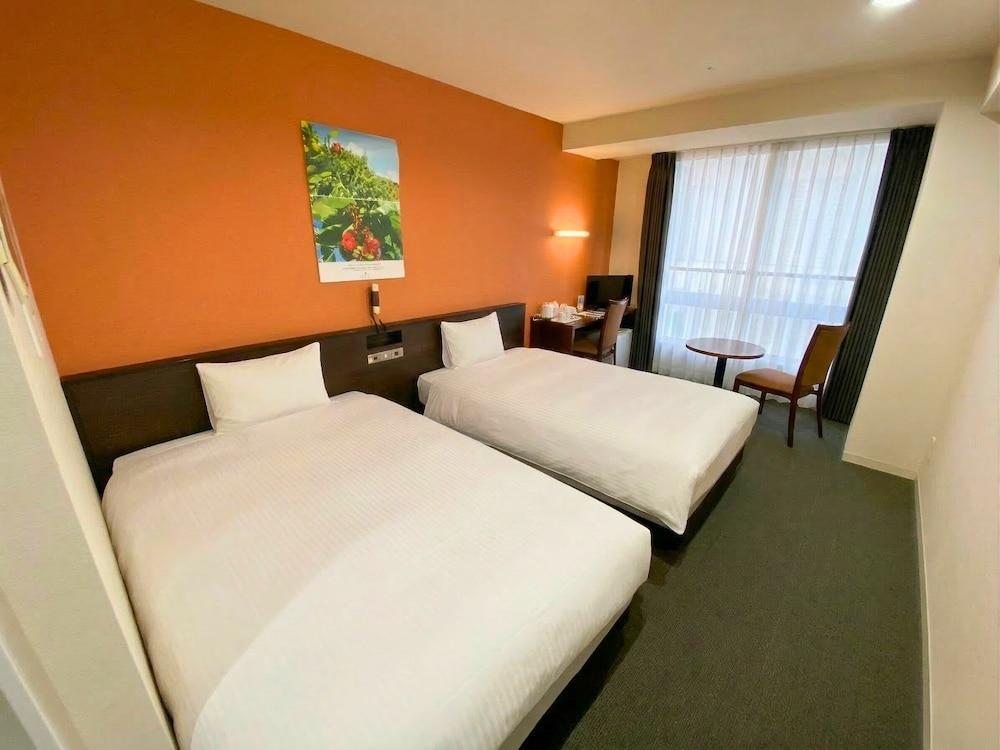 Hotel Continental Room Type - Standard Twin Room, Non Smoking