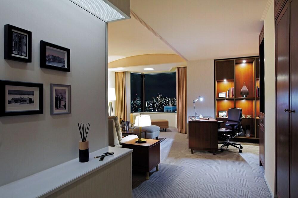 Imperial Hotel, Tokyo Room Type - Tower Building High Floor GINZA VIEW Corner Suite Twin, Non Smoking Imperial Hotel, Tokyo Room Type - Tower Building High Floor GINZA VIEW Corner Suite Twin, Non Smoking