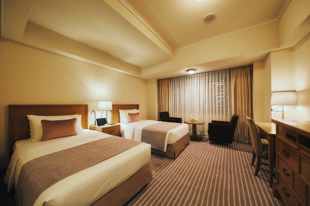 Imperial Hotel, Tokyo Room Type - Main Building Superior Twin, Non smoking (Construction Sounds May Be Audible Day & Night)
