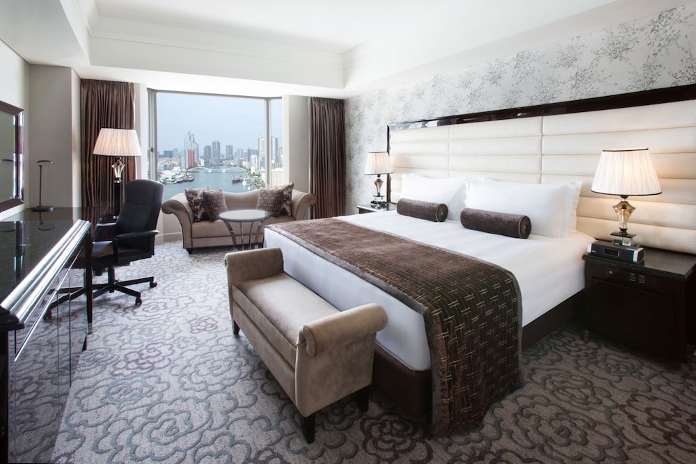 InterContinental Tokyo Bay Room Type - 1 King Classic Club Lounge Access River View