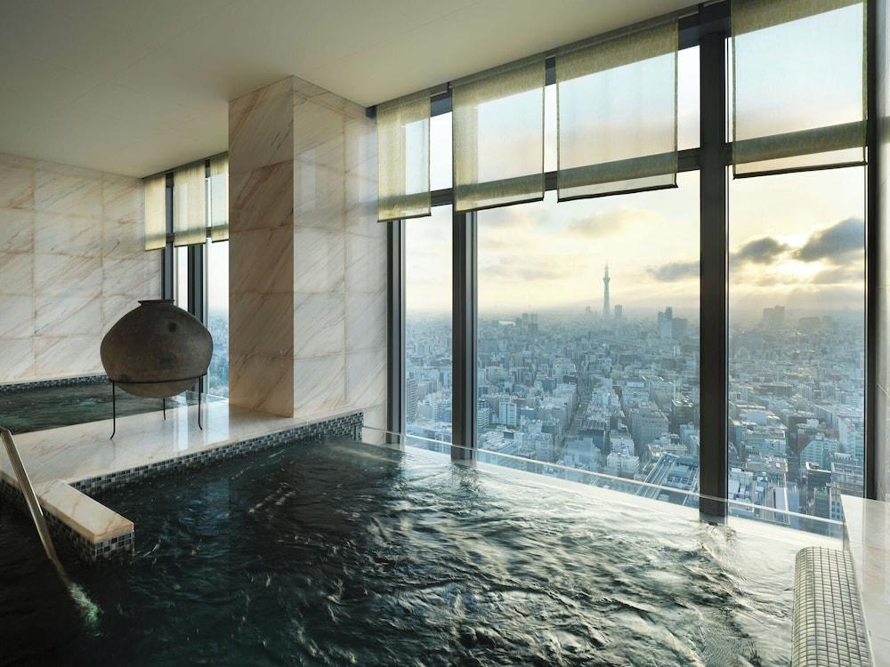 Mandarin Oriental, Tokyo - Tap to explore photos
