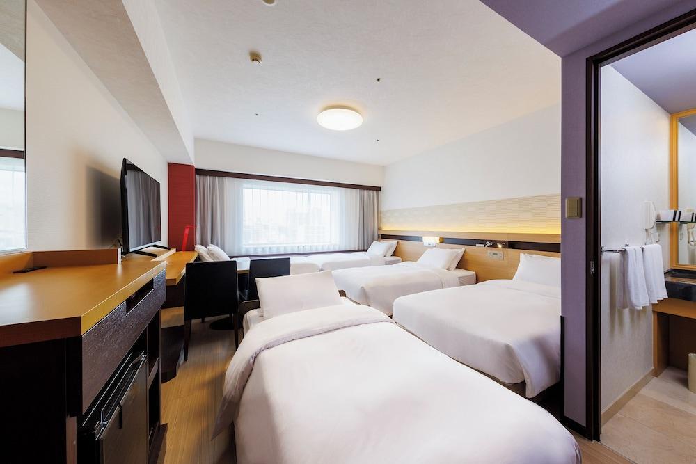 Hotel Metropolitan Edmont Tokyo Room Type - East Wing Family Room, (For 5 adults), Non Smoking(1 bed for over age of 7) Hotel Metropolitan Edmont Tokyo Room Type - East Wing Family Room, (For 5 adults), Non Smoking(1 bed for over age of 7)