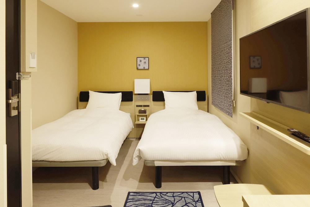 Hotel Nihonbashi Saibo Room Type - Connecting Room, Non Smoking (1 Double bed, 2 Single beds)