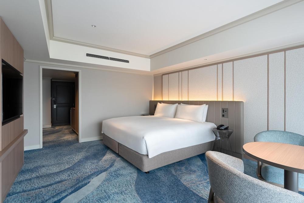 Hilton Tokyo Odaiba Room Type - Deluxe Plus Twin Room - Non-Smoking - 40sqm - Renovated Room Hilton Tokyo Odaiba Room Type - Deluxe Plus Twin Room - Non-Smoking - 40sqm - Renovated Room