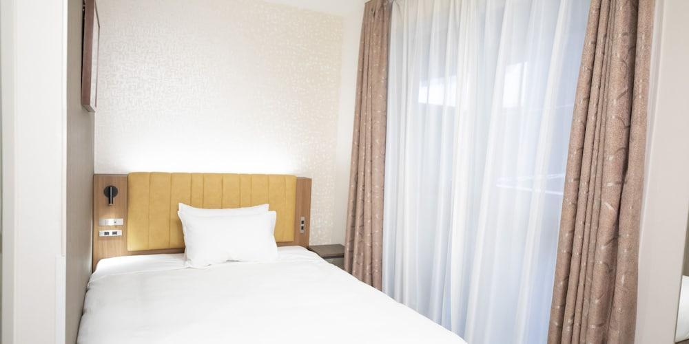 Tokyu Stay Nihonbashi Room Type - Standard Double Room, Non Smoking, 15 sqm
