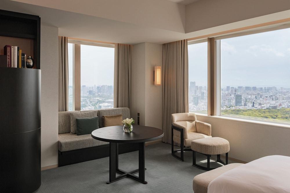 Park Hyatt Tokyo - Tap to explore photos