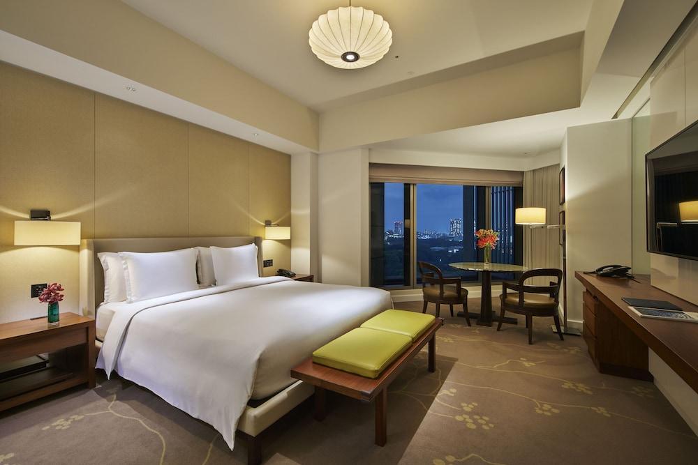 Palace Hotel Tokyo Room Type - Deluxe King Room