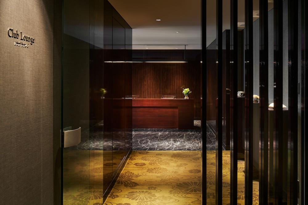 Palace Hotel Tokyo Room Type - Club Deluxe King Room