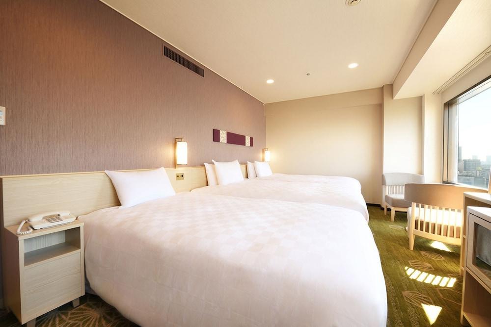 Shinjuku Prince Hotel Room Type - Deluxe Twin with Extra bed, Non-Smoking Shinjuku Prince Hotel Room Type - Deluxe Twin with Extra bed, Non-Smoking