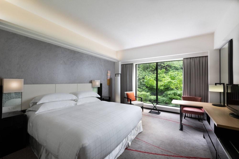 Sheraton Miyako Hotel Tokyo Room Type - MIYABI SUPERIOR, Club lounge access, 1 King Sheraton Miyako Hotel Tokyo Room Type - MIYABI SUPERIOR, Club lounge access, 1 King