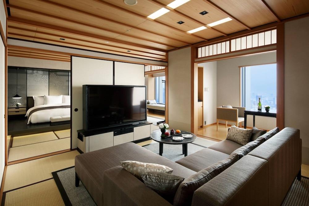 The Ritz-Carlton, Tokyo Room Type - Club Suite, 2 Double Beds